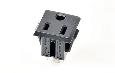 IEC插座在使用时注意事项